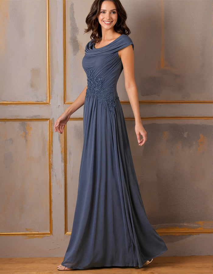 Maxi-jurk van grijsblauw chiffon met drapering  