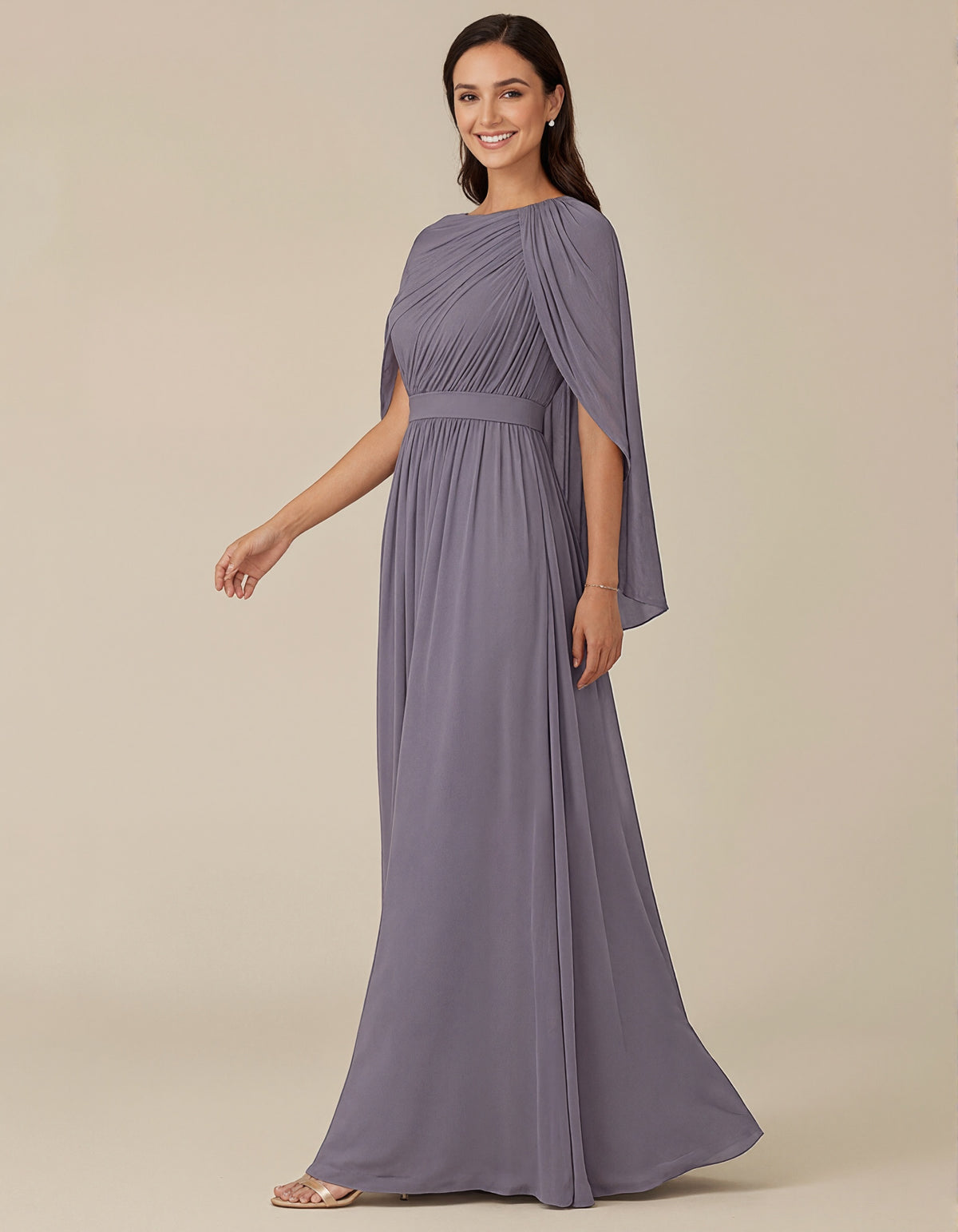Abito lungo viola in chiffon con scollo rotondo, spalla drappeggiata e maniche a scialle