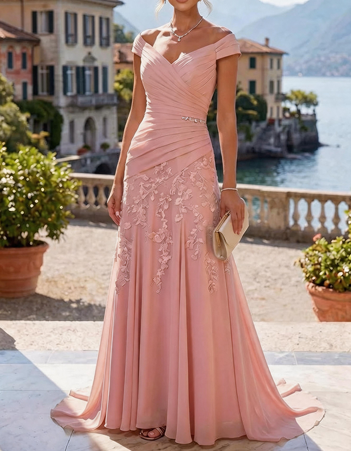 Vestido Maxi Sereia de Chiffon com Aplicação de Renda, Franzido e Ombros à Mostra, em Champanhe