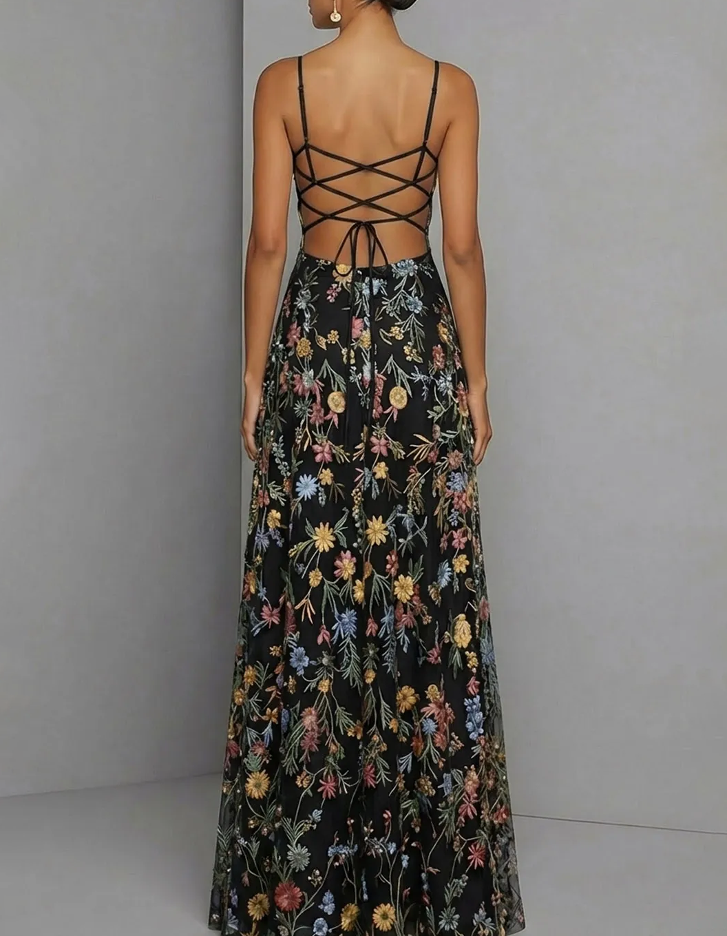 Maxikleid mit Spaghettiträgern, floraler Stickerei und Tüll in A-Linie, formell