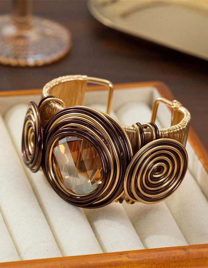 Bracciale Vintage a Cerchio con Fili Avvolti a Strati Multipli