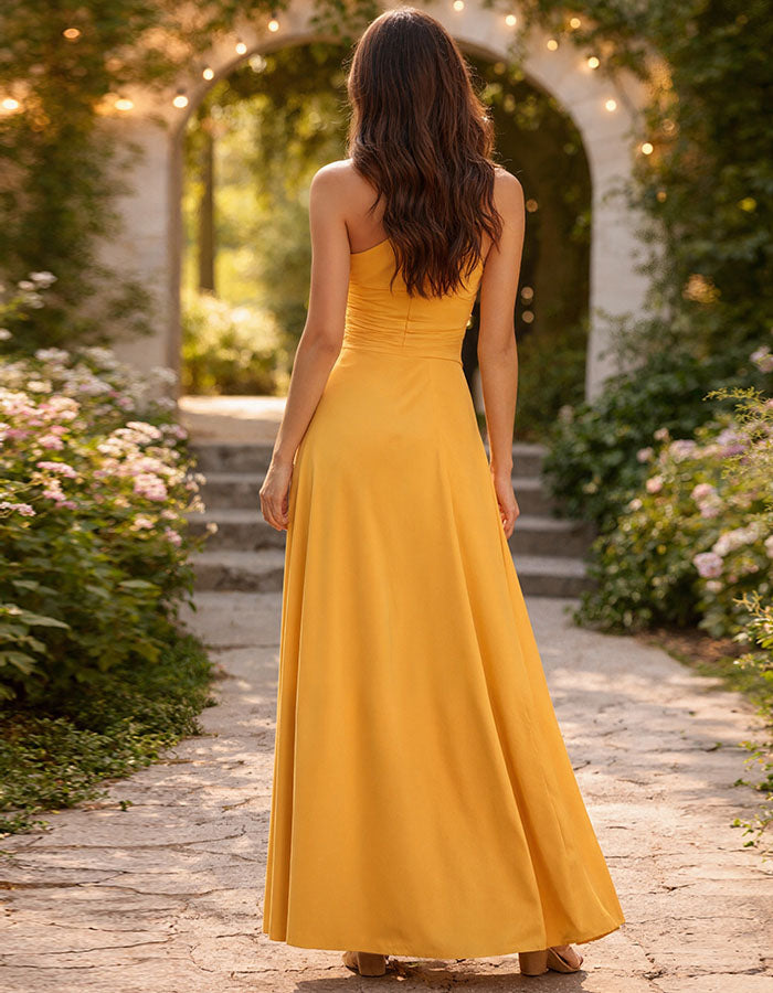 Robe longue jaune à épaules dénudées avec taille torsadée
