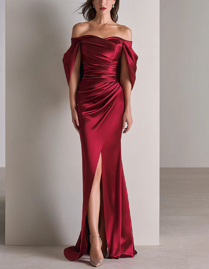 Robe longue bordeaux en satin style épaules dénudées