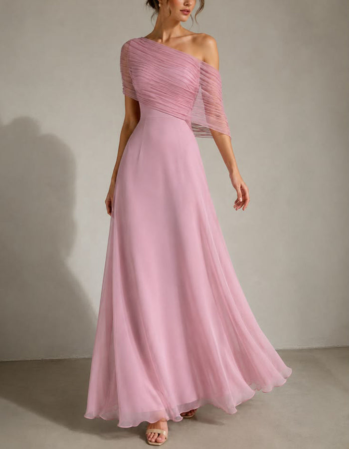 Abito lungo rosa in chiffon con una spalla e design plissettato