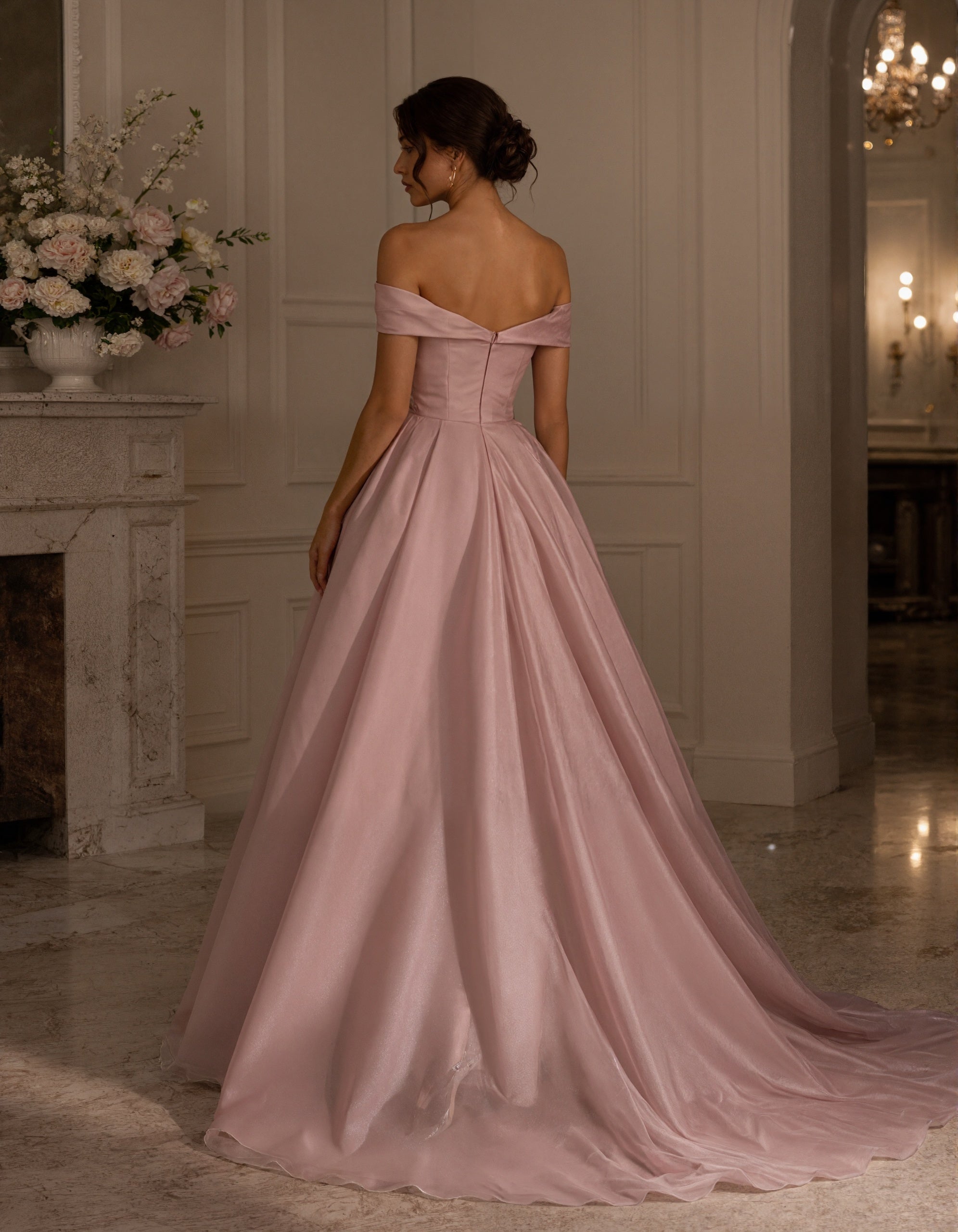 Robe longue rose à épaules dénudées  