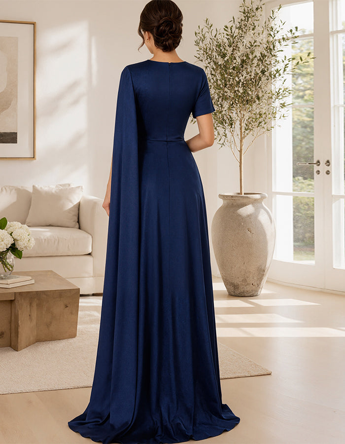 Vestido longo estilo capa de cetim azul-marinho com mangas curtas  