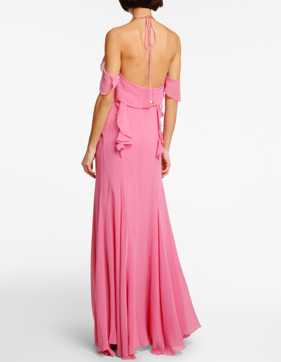 Vestido formal maxi de gasa con volantes, hombros descubiertos y cuello halter rosa