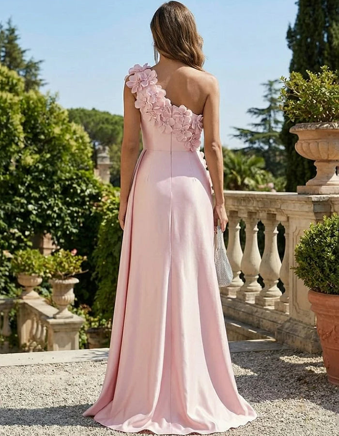Satijnen maxi-jurk met één schouder, 3D bloemen, zijdelingse drapering en split  