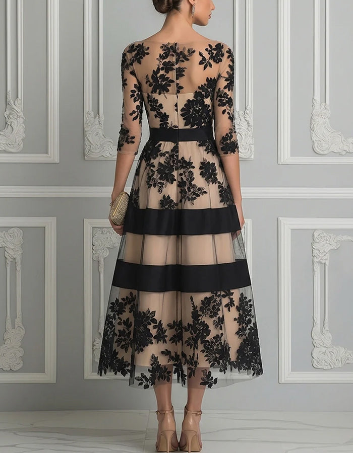 Schwarzes Midikleid mit floraler Spitze, 3/4-Ärmeln, Band und nude-farbenem Futter in A-Linie