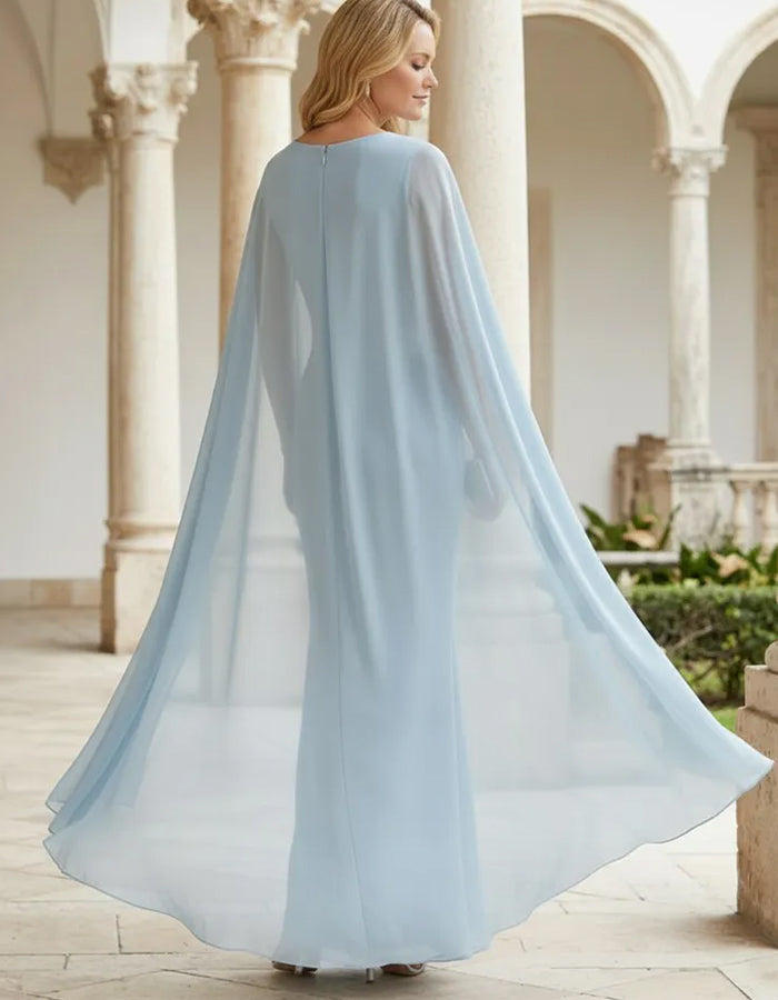 Hellblaues Maxikleid mit rundem Ausschnitt, seitlicher 3D-Rose, langen Cape-Ärmeln und Chiffon