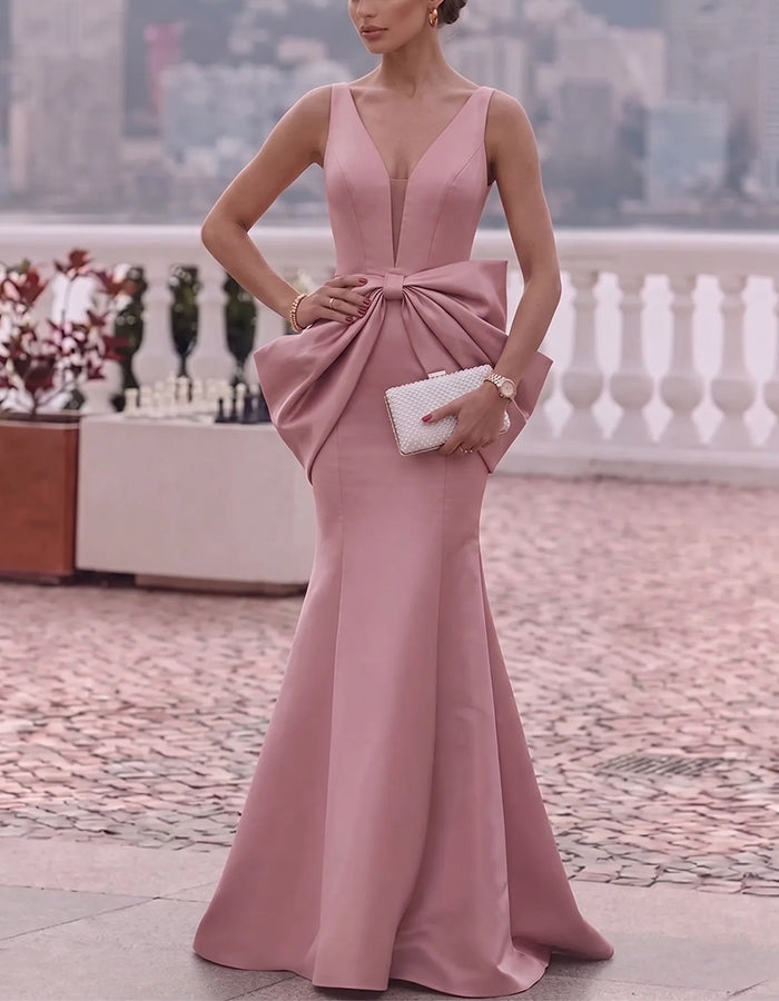 Vestido maxi de satén mate con escote en V profundo, lazo grande y fajín