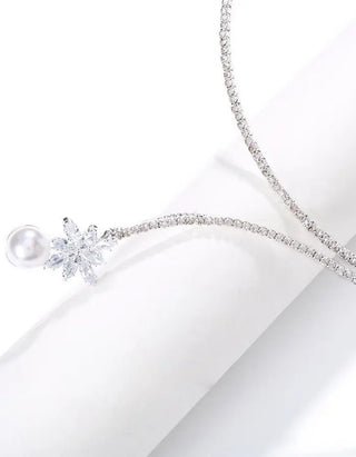 Elegant Pearl Clavicle Necklace