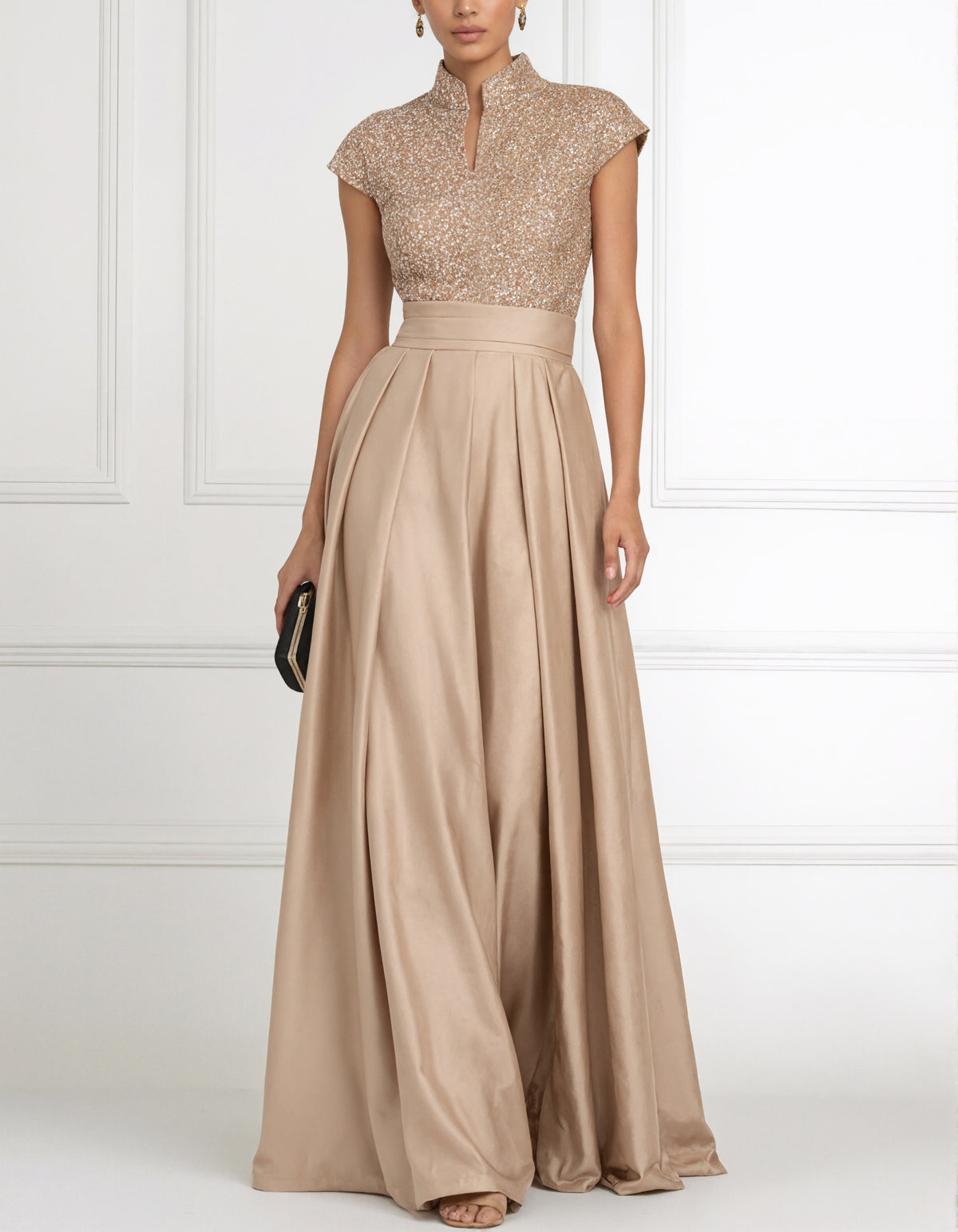 Vestido maxi de satén con lentejuelas, color liso y cuello mao