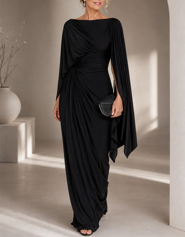 Vestido de noite maxi em malha plissada, com decote barco e mangas tipo xaile