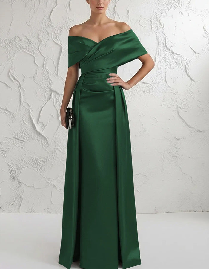 Vestido largo de satén envolvente, de un solo color y con hombros descubiertos