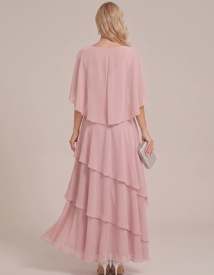 Vestido maxi de chiffon em camadas, com capa nas mangas, franzido e bainha assimétrica