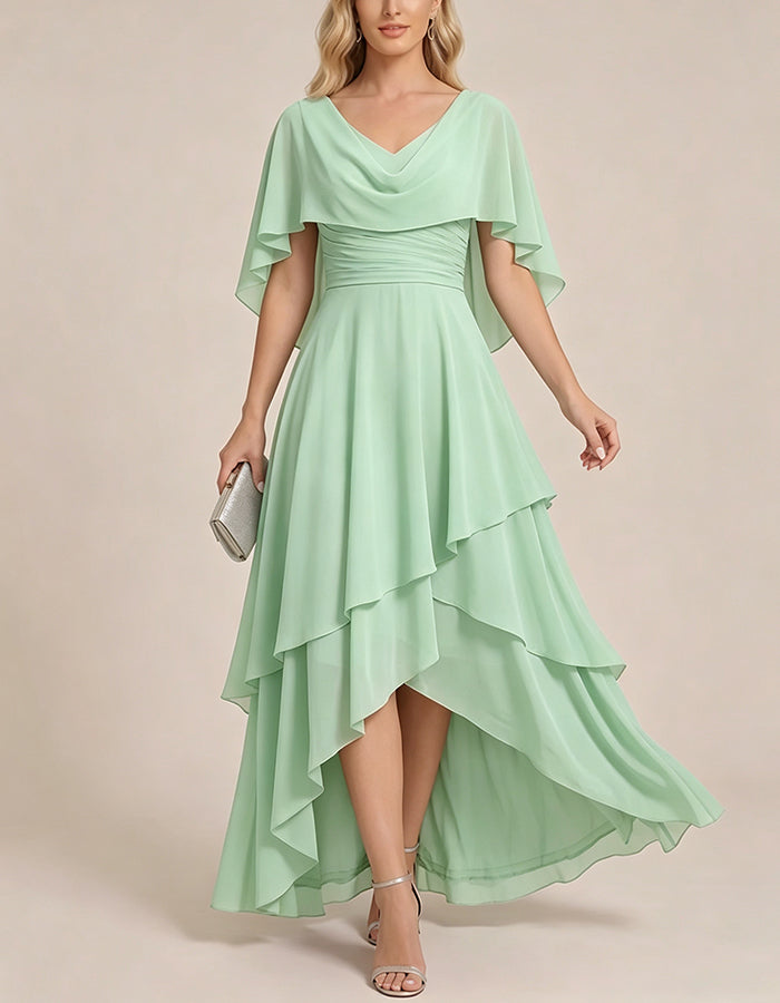 Vestido maxi de chiffon em camadas, com capa nas mangas, franzido e bainha assimétrica