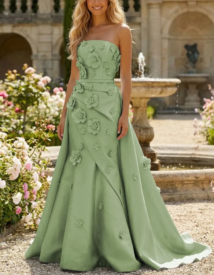 Dromerige strapless satijnen maxijurk met 3D-bloemen