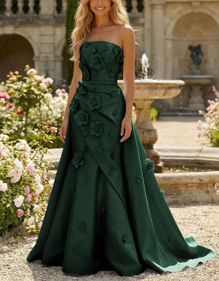 Dromerige strapless satijnen maxijurk met 3D-bloemen