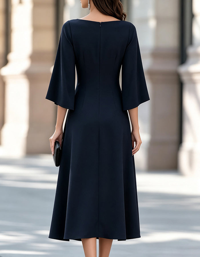 Midikleid mit U-Boot-Ausschnitt, halblangen Ärmeln, Taillenraffung und Volantbesatz