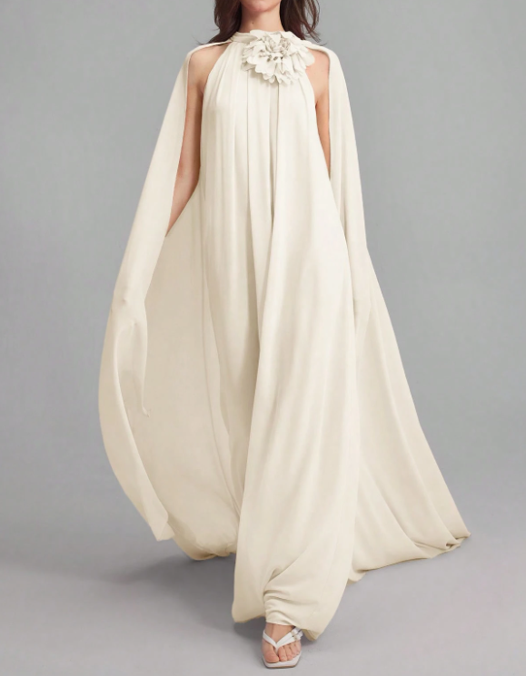 Vestido de noite maxi com decote halter, aplicações florais 3D em chiffon e mangas-capa compridas