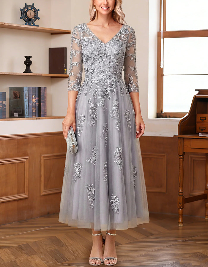 A-Linien-Midikleid aus Tüll mit V-Ausschnitt, 3/4-Ärmeln und Blumenstickerei
