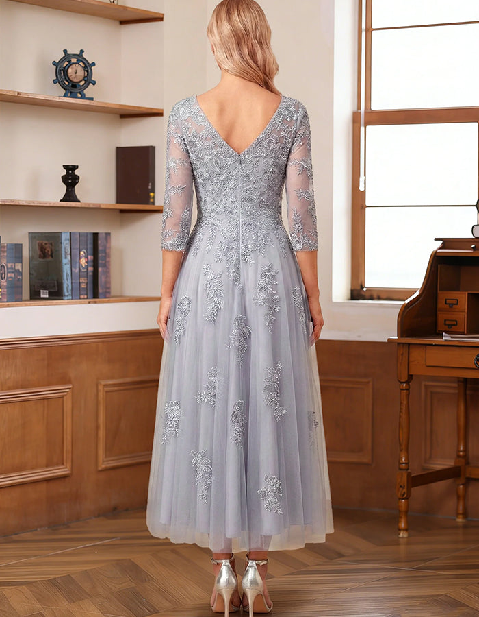 A-Linien-Midikleid aus Tüll mit V-Ausschnitt, 3/4-Ärmeln und Blumenstickerei