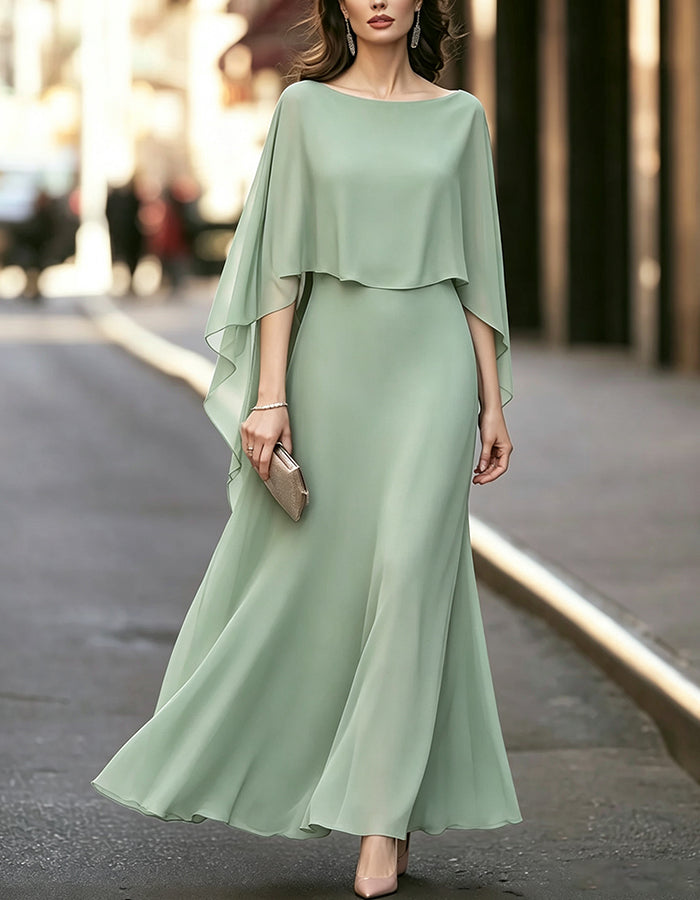 Vestido comprido maxi fluido de chiffon, com decote barco e mangas tipo capa