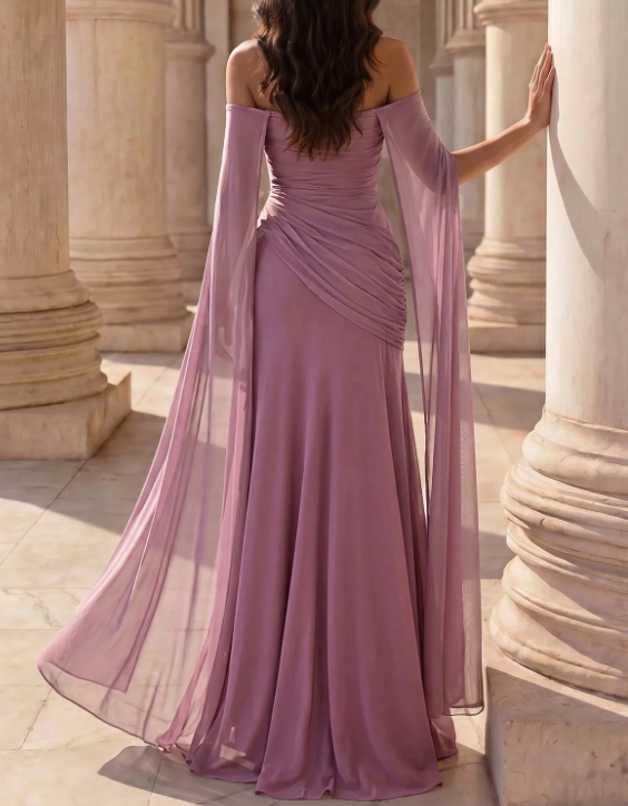 Vestido maxi lavanda de chiffon, com decote de ombros descobertos, mangas compridas tipo capa e corte em linha A