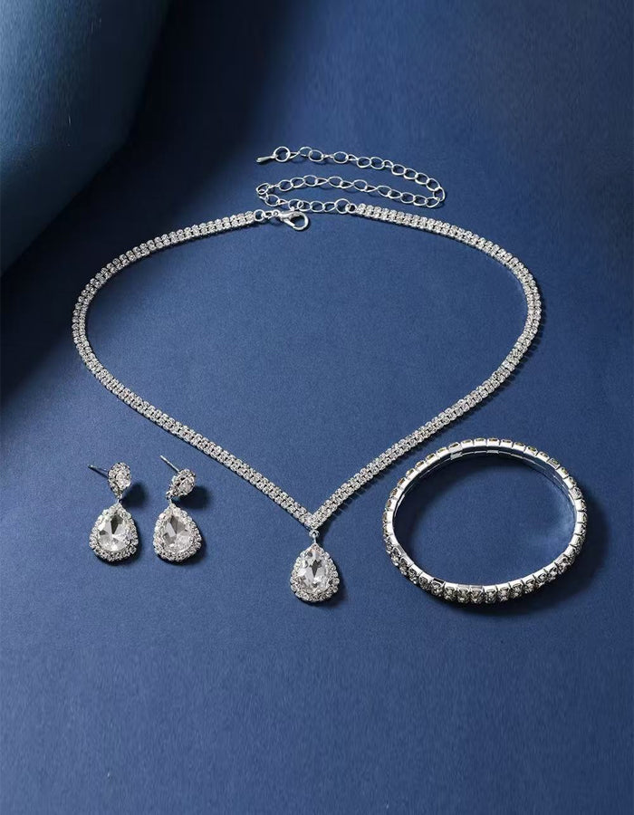 3-teiliges Set aus doppelreihiger Strassstein-Halskette, Ohrringen und Armband
