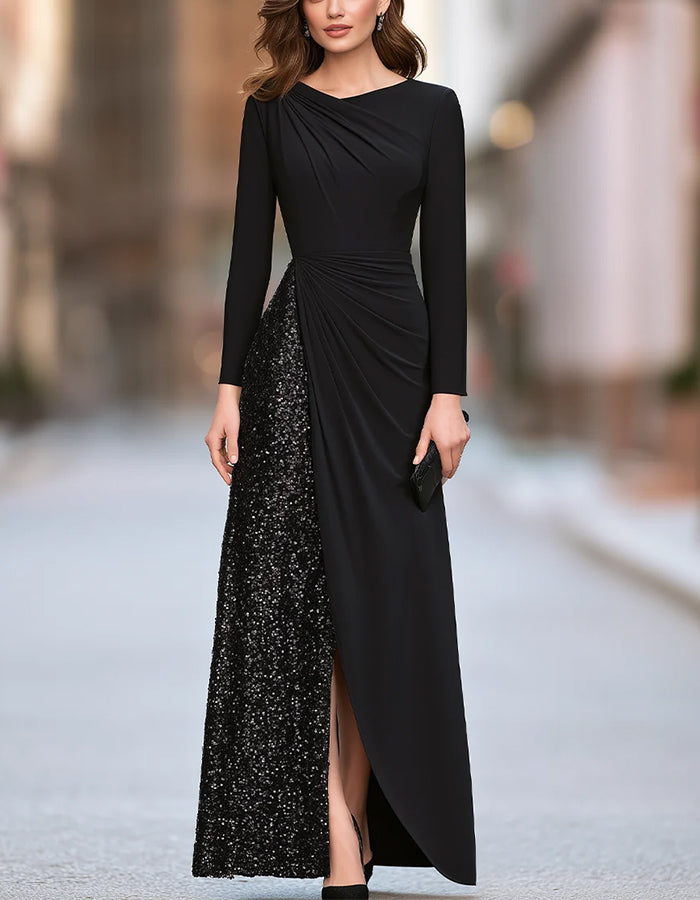 Schwarzes Maxikleid mit V-Ausschnitt, langen Ärmeln, Drapierung, Twist-Detail, Paillettenbesatz, Wickeloptik und Schlitz
