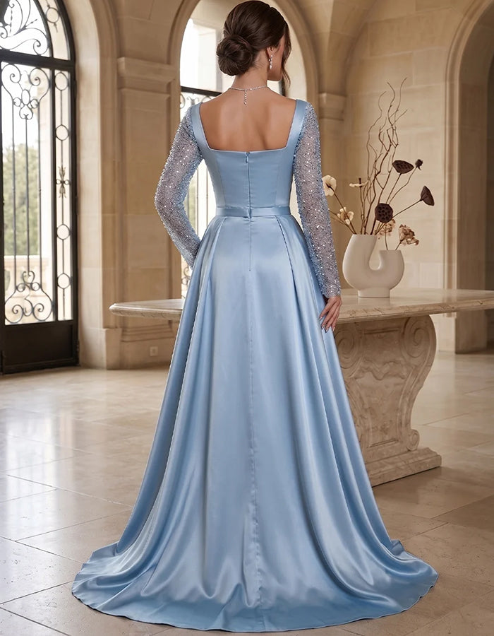 Hellblaues Satin-Maxikleid mit eckigem Ausschnitt, Pailletten und Mesh-Ärmeln