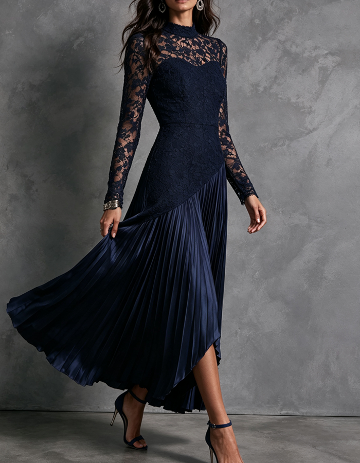 Abito maxi blu navy scuro in raso con pizzo, pieghe e maniche lunghe