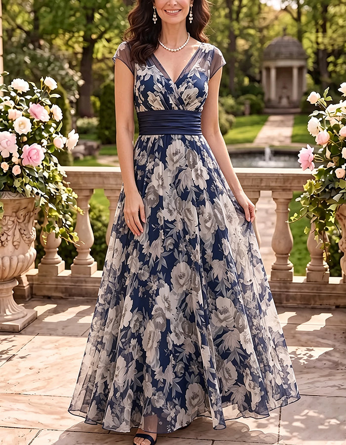 Maxikleid aus marineblauem floralem Chiffon mit V-Ausschnitt, kurzen Flügelärmeln und Satin-Taillenband