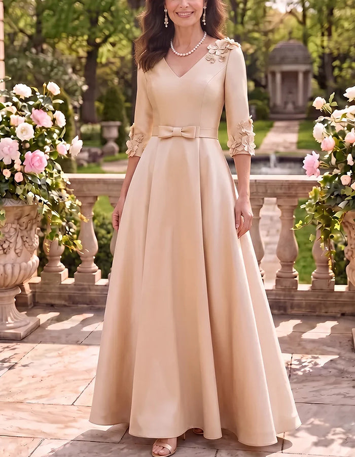Champagnerfarbenes Satin-Maxikleid mit V-Ausschnitt, 3/4-Ärmeln und 3D-Blumenmuster