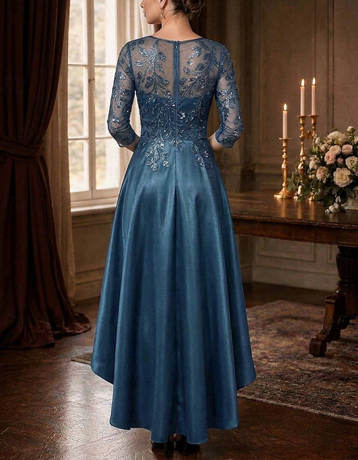 Einfarbiges Satin-Maxikleid mit Rundhalsausschnitt und Dreiviertelärmeln