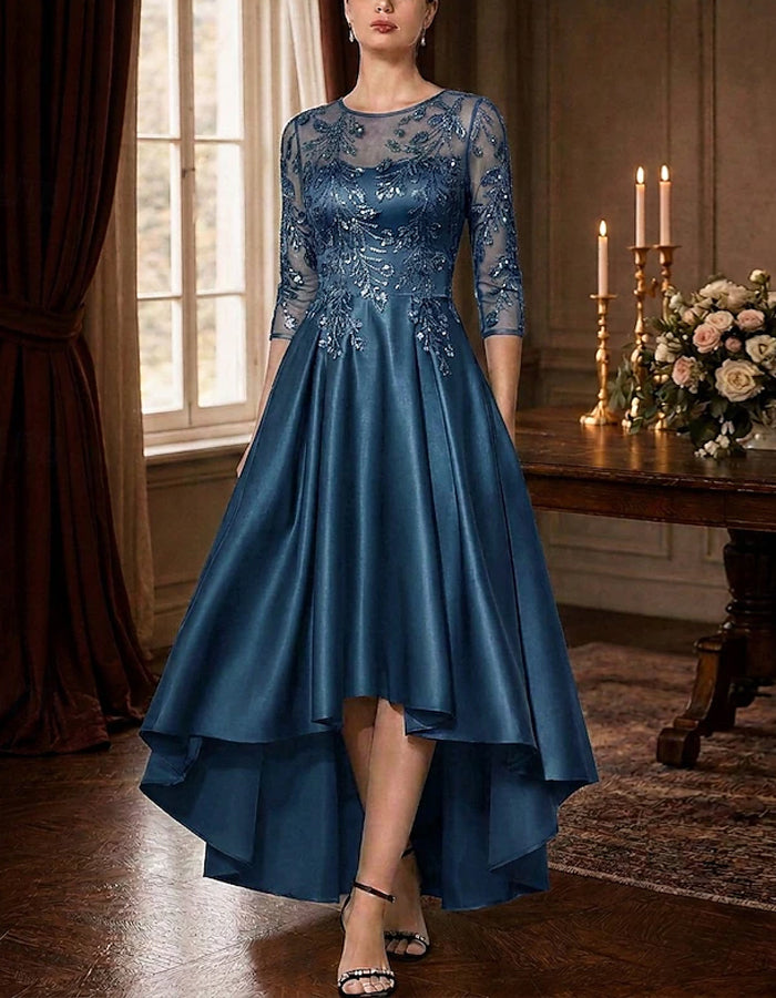 Einfarbiges Satin-Maxikleid mit Rundhalsausschnitt und Dreiviertelärmeln