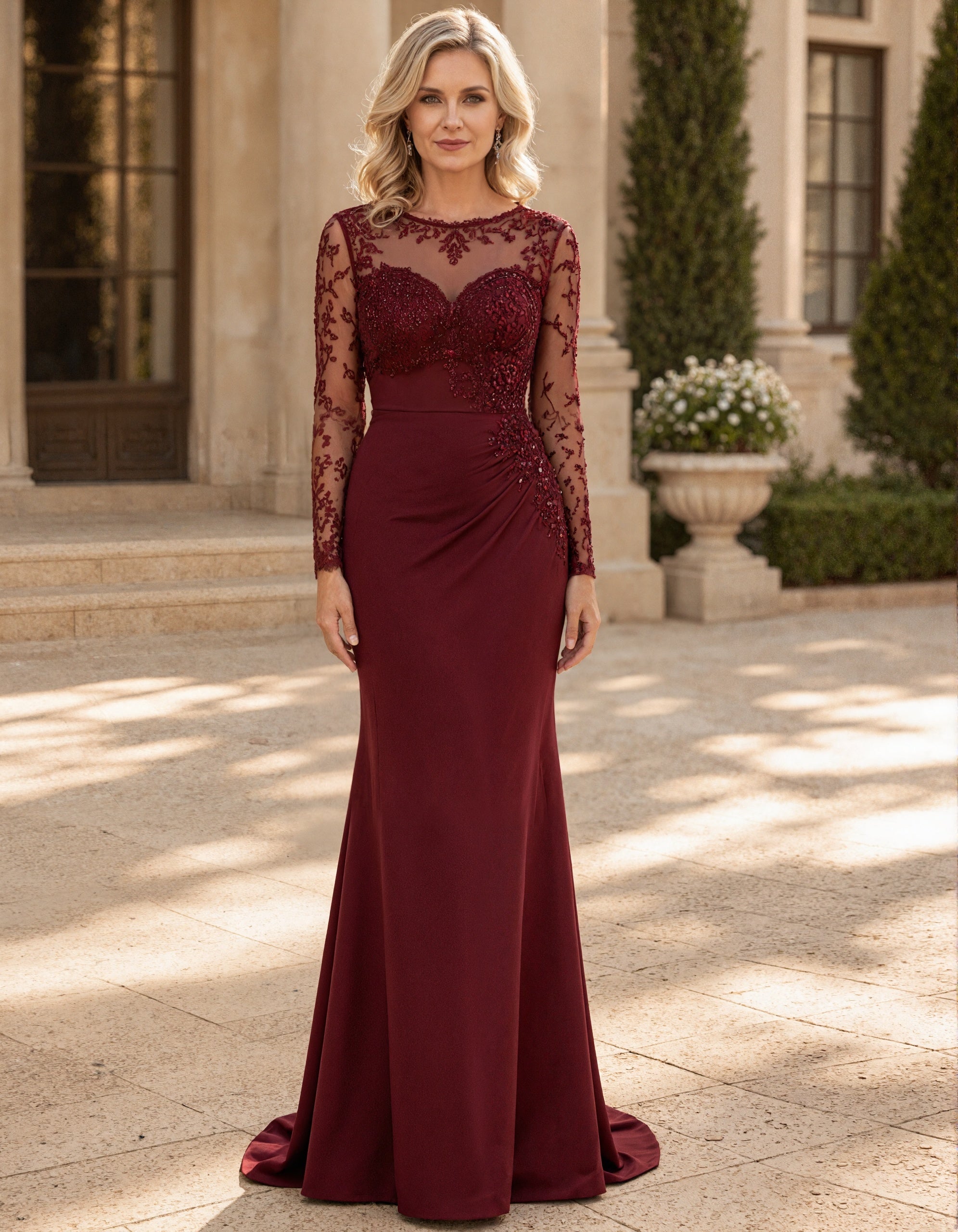 Burgunderfarbenes Spitzen-Maxikleid mit Rundhalsausschnitt und langen Ärmeln