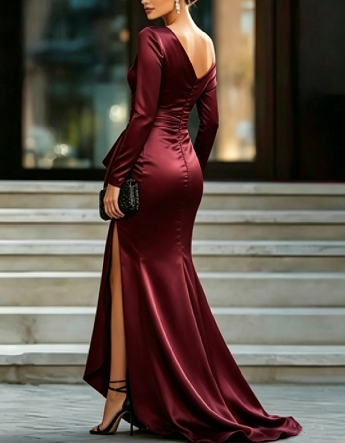 Asymmetrisches Maxikleid aus Satin mit One-Shoulder-Ausschnitt und langen Ärmeln