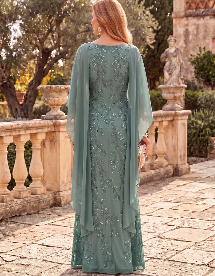 Maxikleid aus salbeigrünem Chiffon mit Wasserfallausschnitt, Pailletten und Stickerei