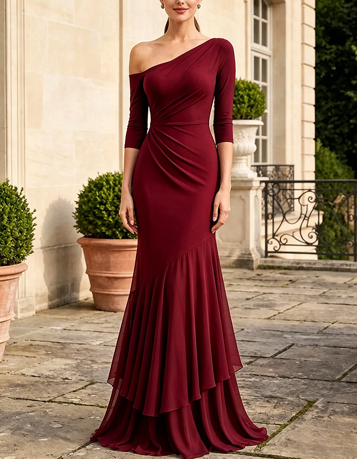 Vestido comprido de chiffon em camadas, assimétrico, de um ombro e com mangas a 3/4