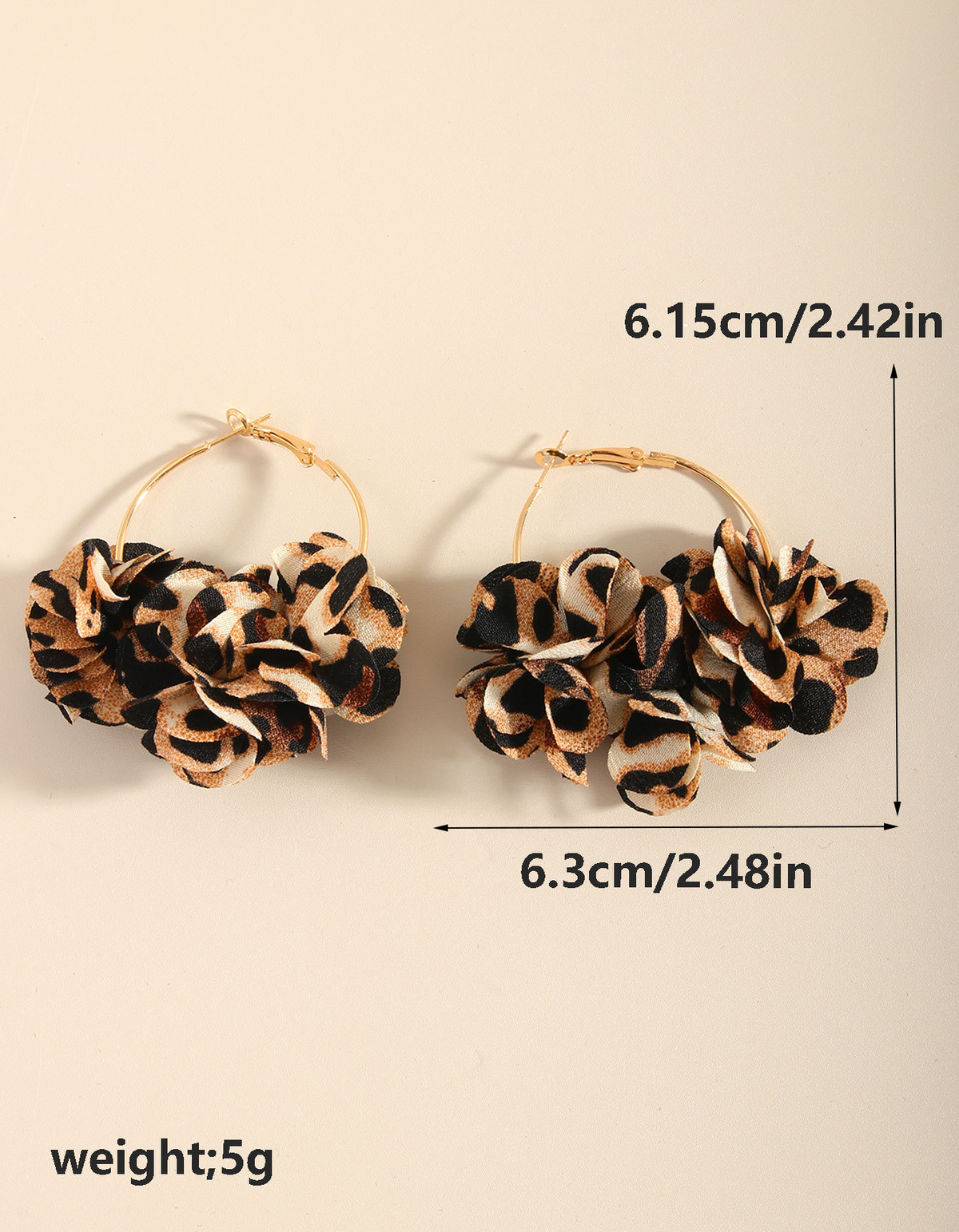 Orecchini a cerchio floreali in chiffon con stampa leopardata Meira De per feste serali