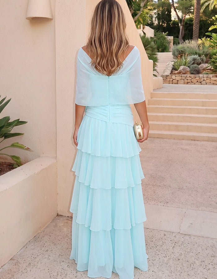 Abito maxi con maniche a mantella in chiffon, arricciature, fiori 3D, balze e volant