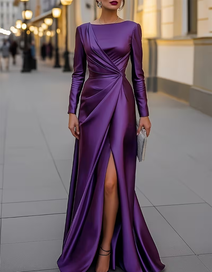 Langärmliges Maxikleid aus Satin mit plissierter Taille