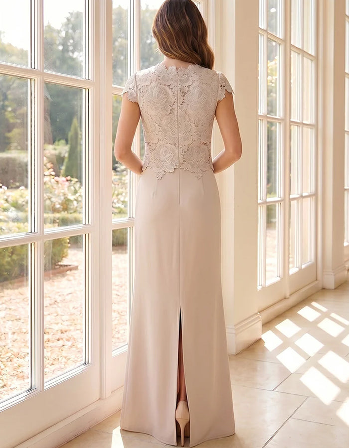 Vestido largo recto de gasa con mangas cortas de encaje y bolsillos