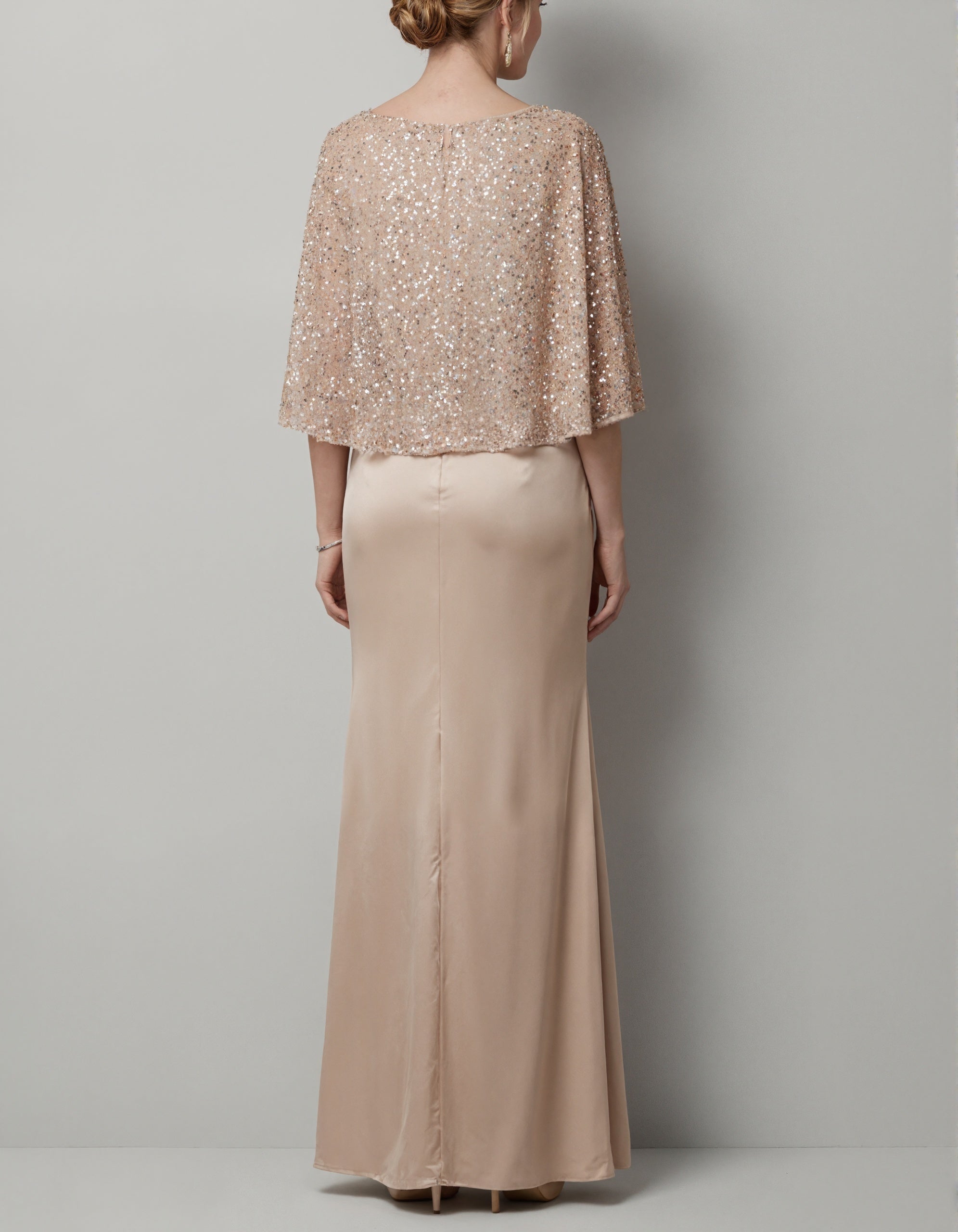 Robe longue maxi en satin et résille pailletée, style châle, couleur champagne