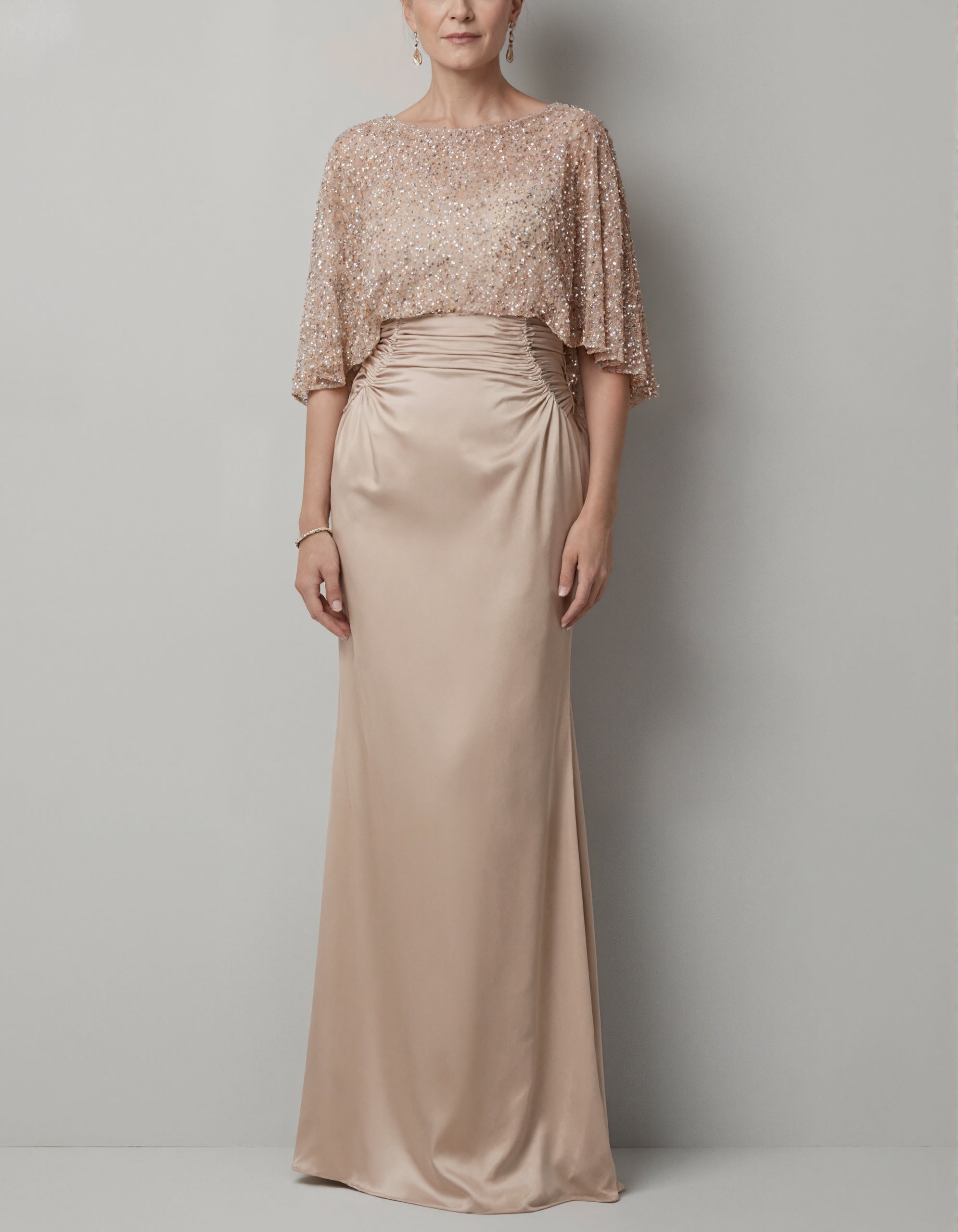 Robe longue maxi en satin et résille pailletée, style châle, couleur champagne