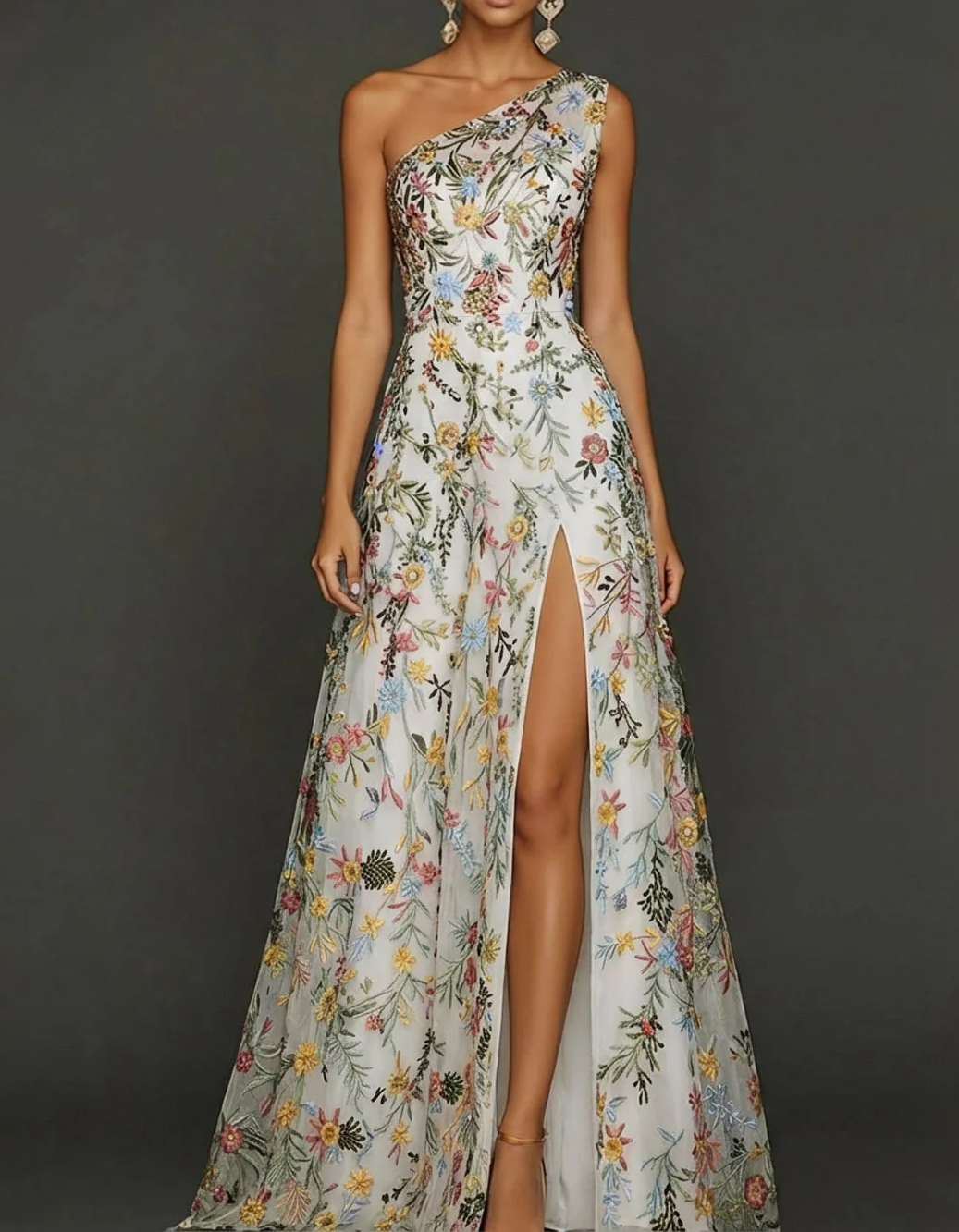 Vestido maxi de chiffon com renda bordada, um ombro só e cintura ajustada