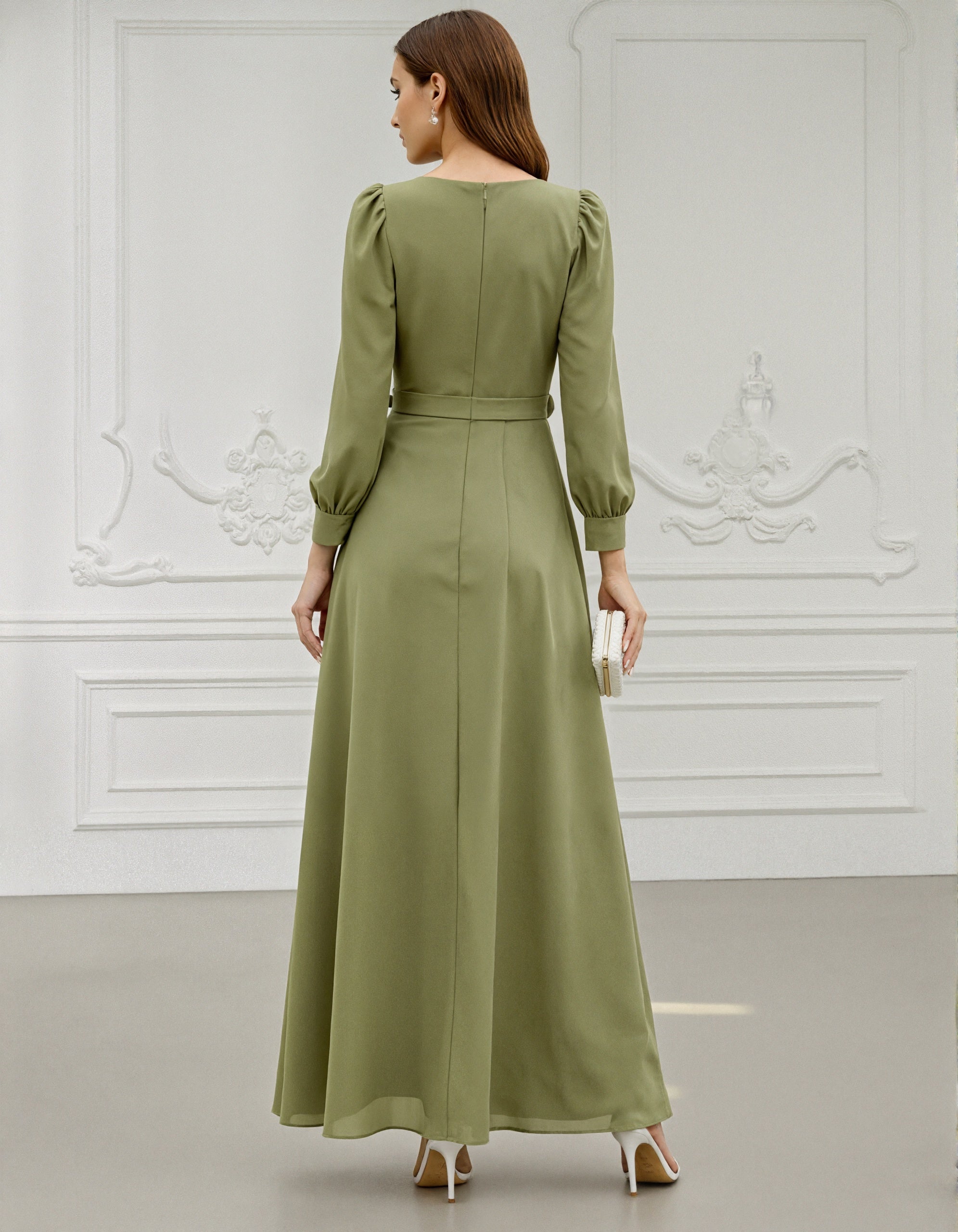 Abito lungo in chiffon verde oliva, a maniche lunghe, con motivo floreale 3D