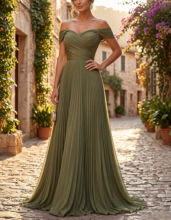 Abito lungo a trapezio in chiffon plissettato verde oliva, con spalle scoperte